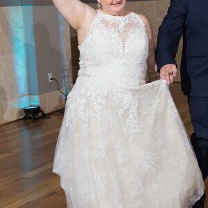 Size 22 wedding dress with veil